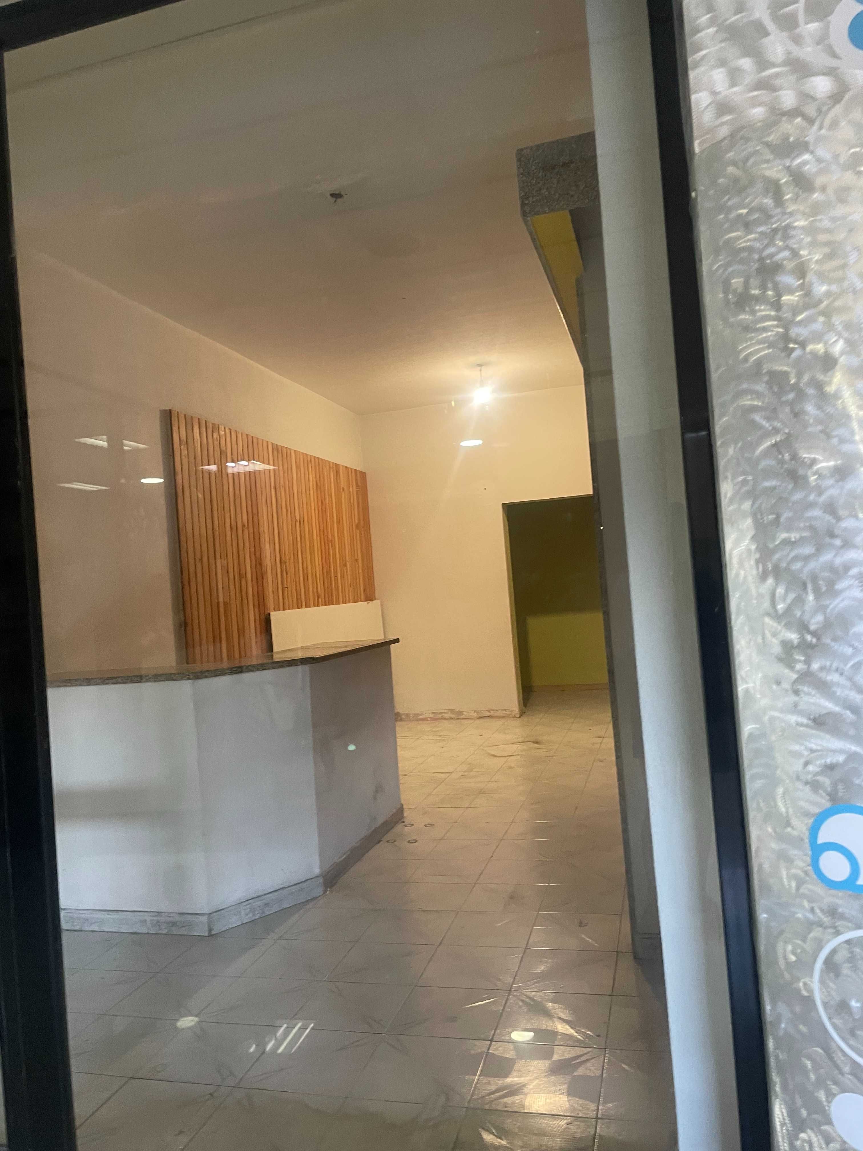 Loja ou Escritório no Centro Comercial Miracorgo em Vila Real