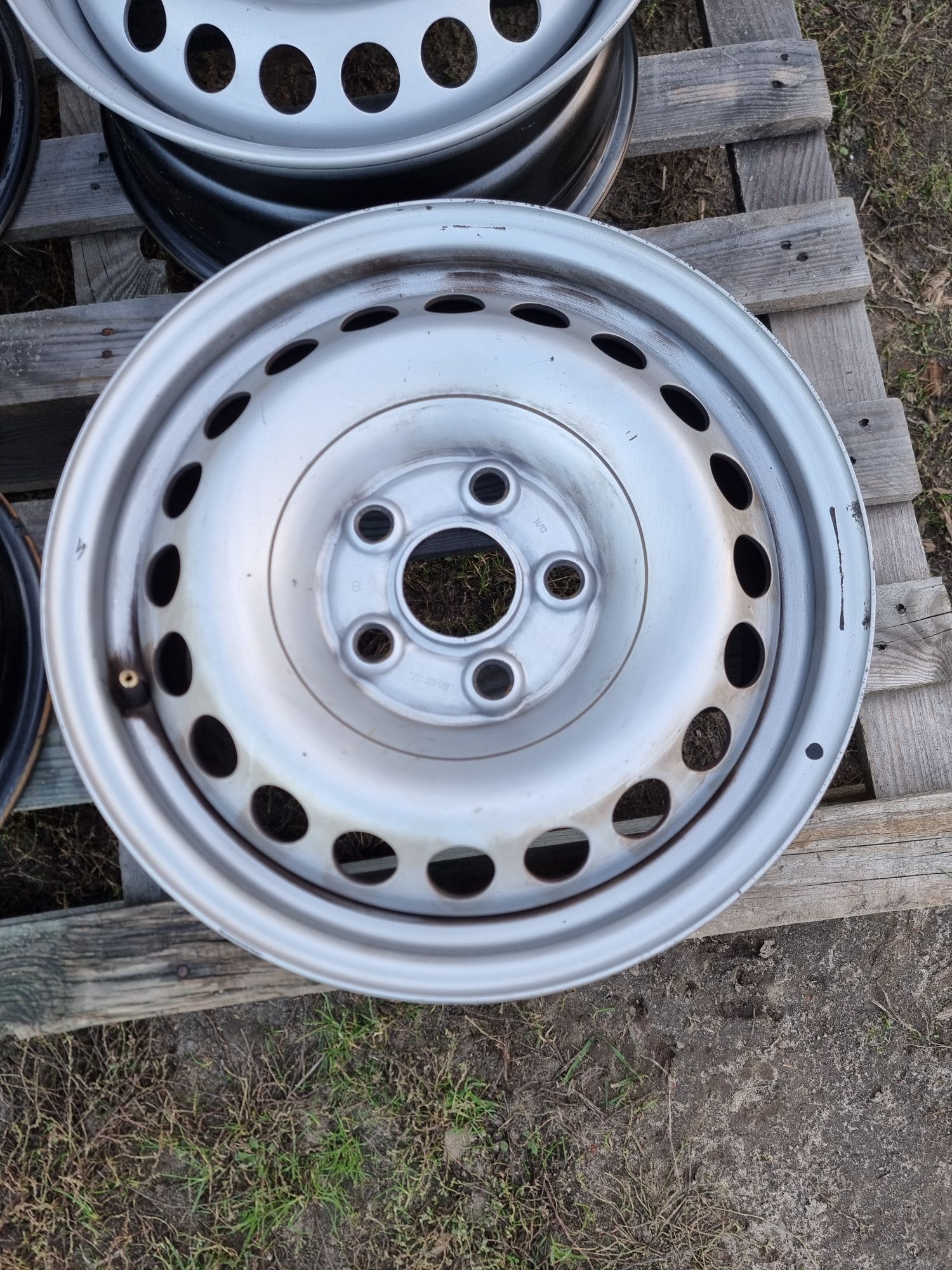 4x Felgi stalowe wzmacniane oryginalne Vw T5,T6 5x120 16"