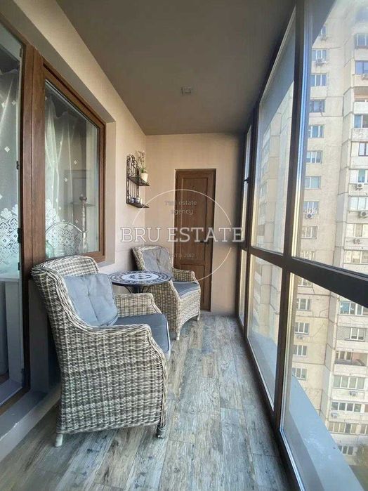 Продаж 2к квартири Позняки Осокорки м. Харківська