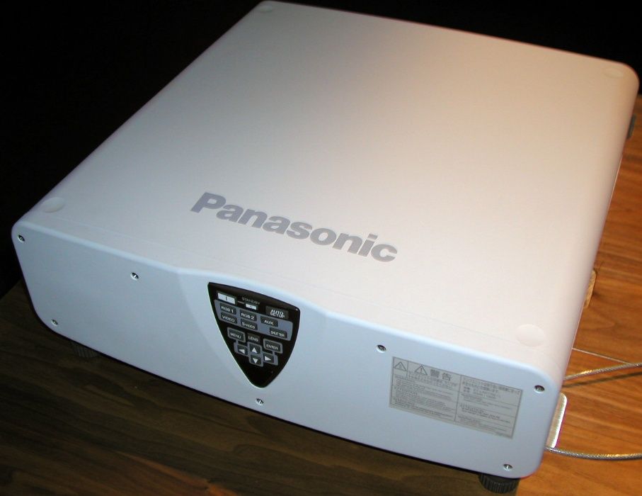 Мультимедийный проектор Panasonic WXGA 6000 (PT-DW7000E)