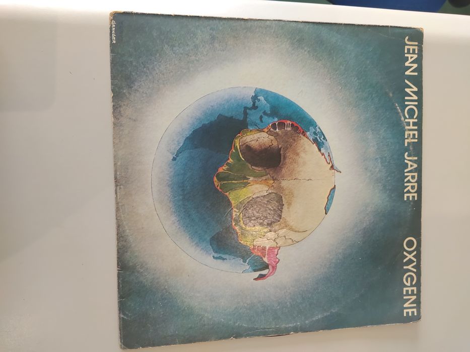 Cd' de vinil com pouco uso