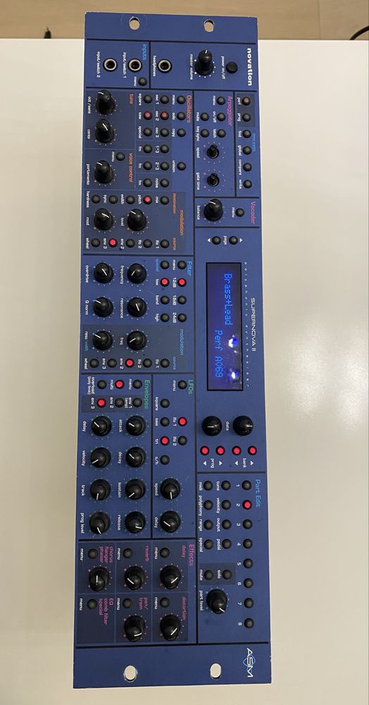 Novation Supernova II-24-głosowy syntezator wirtualno-analogowy