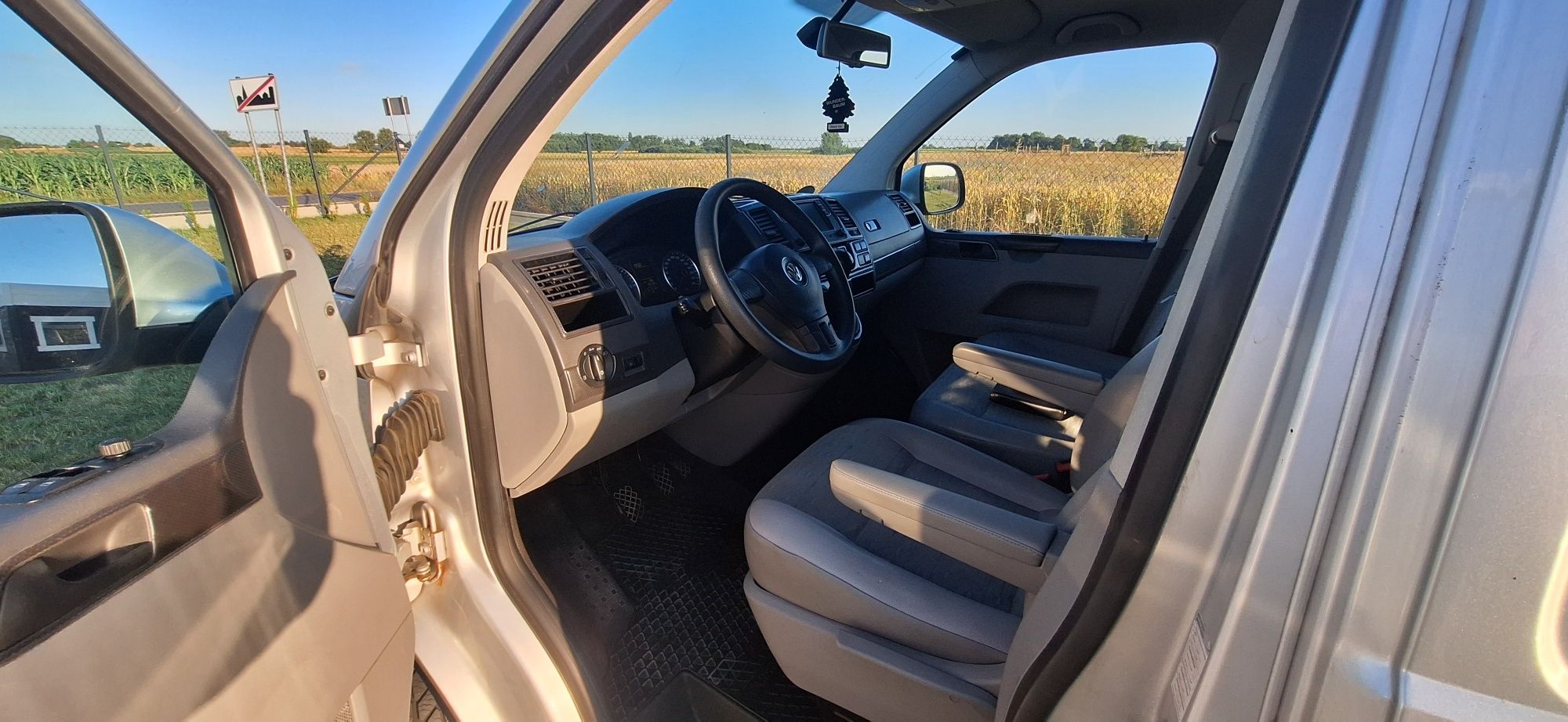 VW T5. 2.0 tdi 140KM