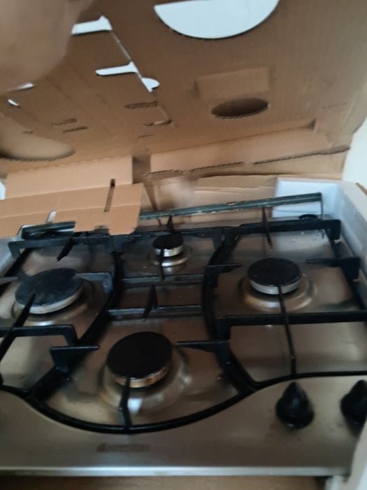 Газовая,варочная поверхность аристон