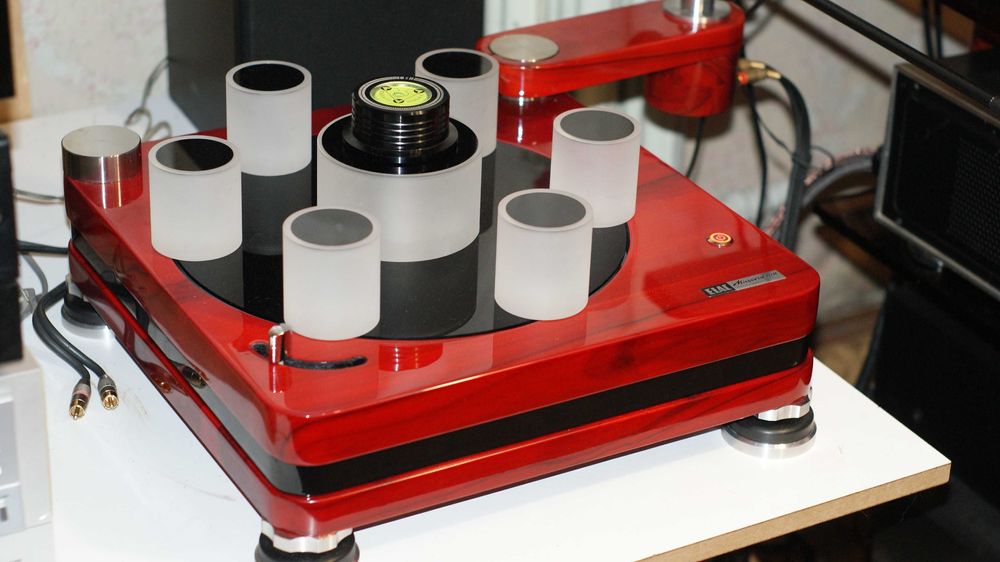 Продам проигрыватель винила в авторском исполнении