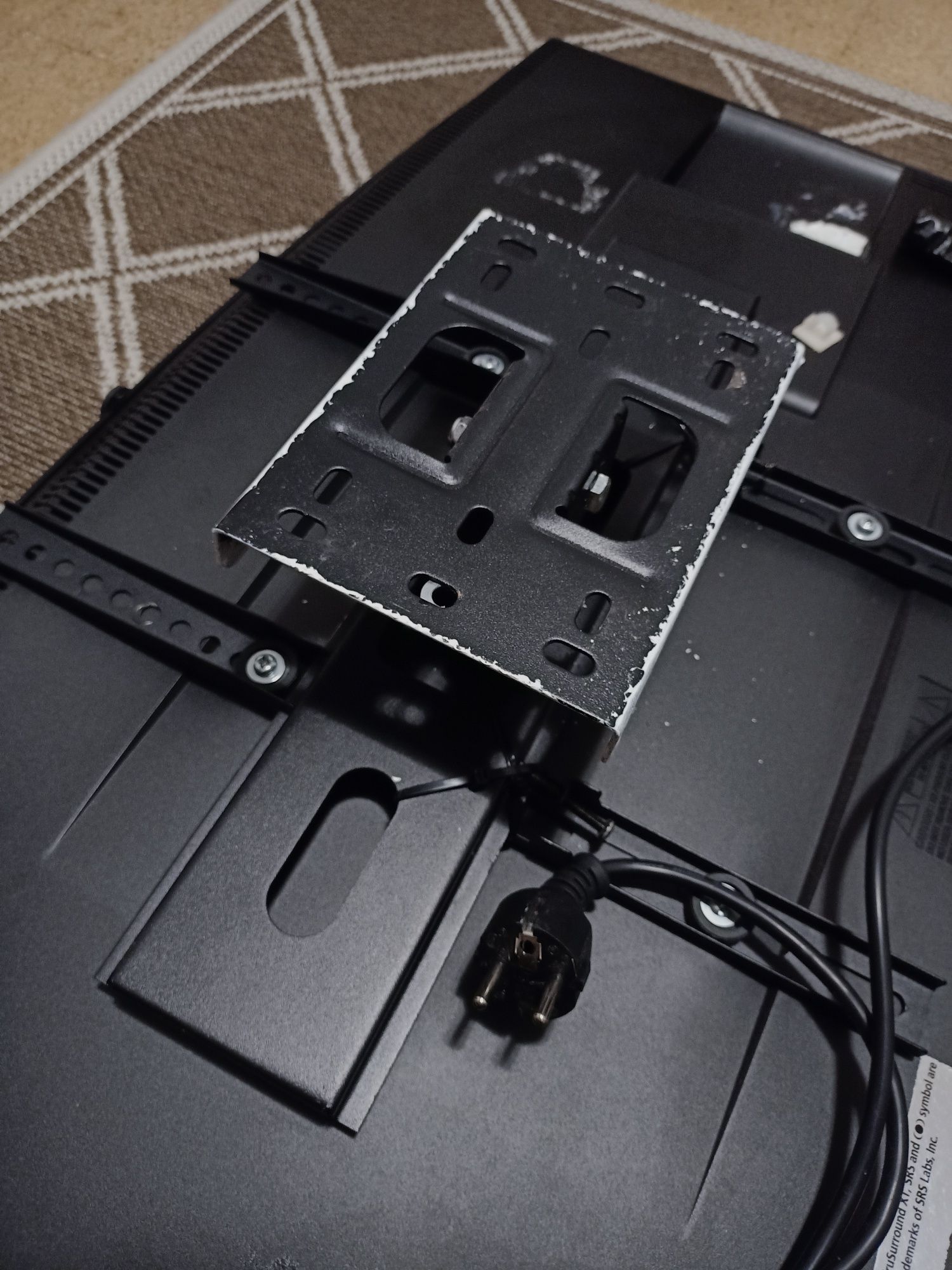 TV  Avariada 94 cm.