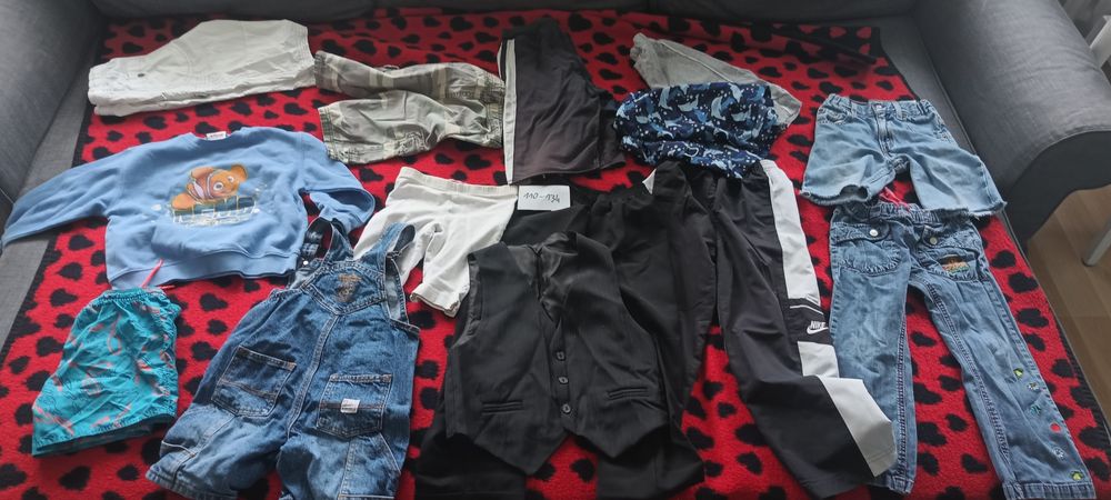 Ubrania dla dzieci paczki. Różne rozmiary