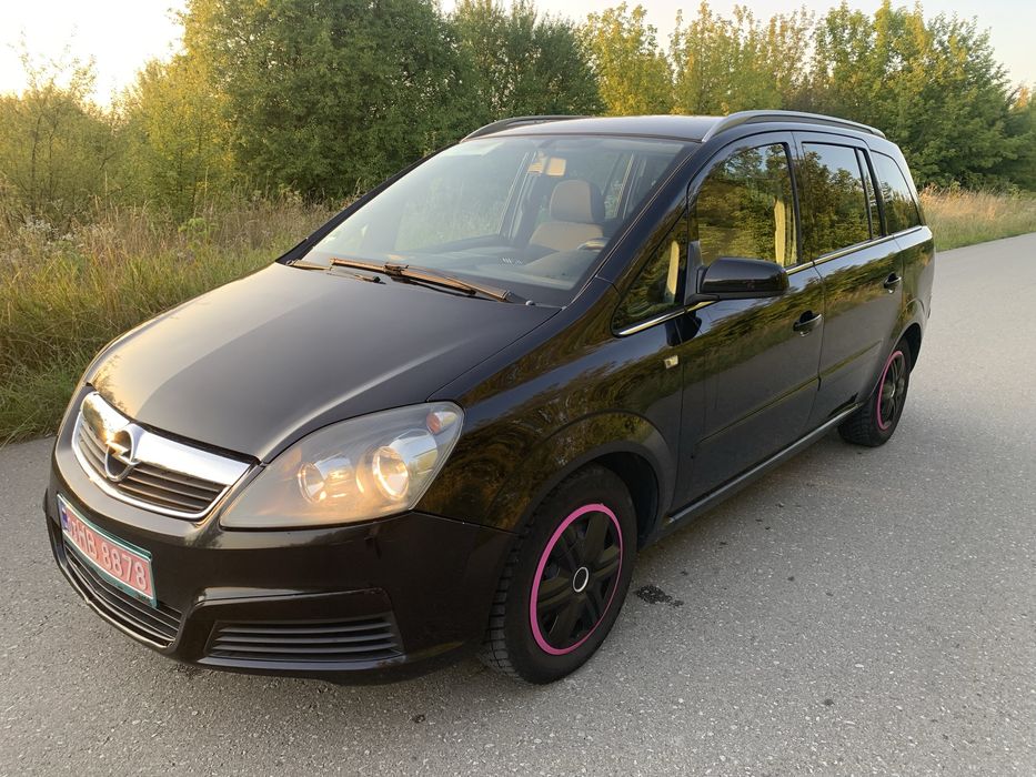 Opel zafira B 2006рік бензин 1.6 механіка