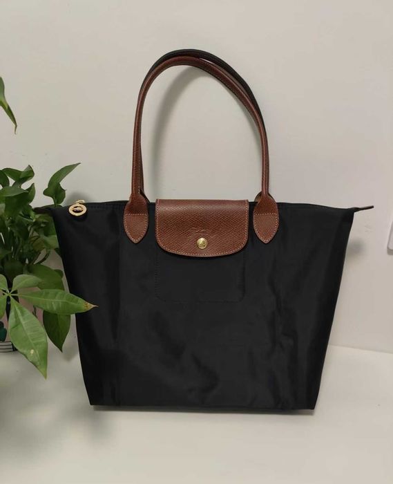 Torbę Longchamp w kolorze czarnym L