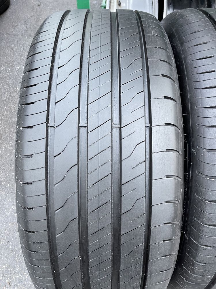 285/45r22 Goodyear Efficient Grip 2 SUV