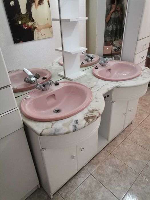 Armário de casa de banho com lavatórios