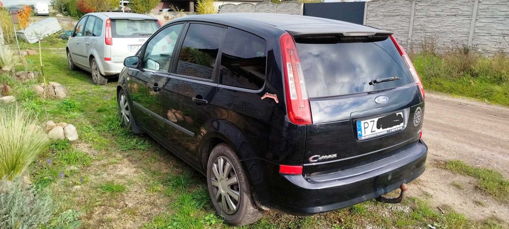 Ford C-Max z uszkodzonym silnikiem