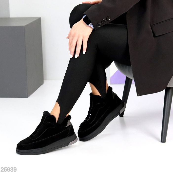 Жіночі шкіряні зимові черевики в кольорах