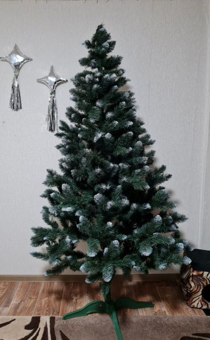 Искусственная елка, Штучна Ялинка.