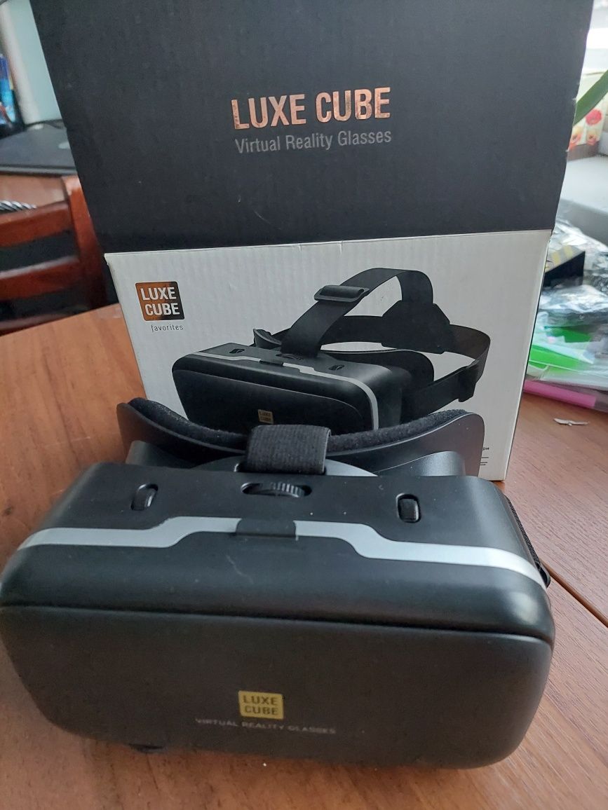 Окуляри віртуальної реальності LUXE CUBE