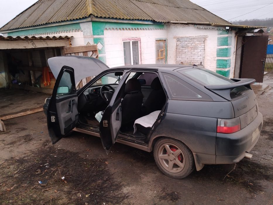 Продам ВАЗ 2112 внормальном состояни сел и уехал