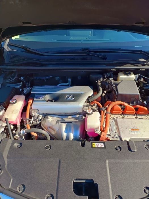 Продаю Lexus nx 300h