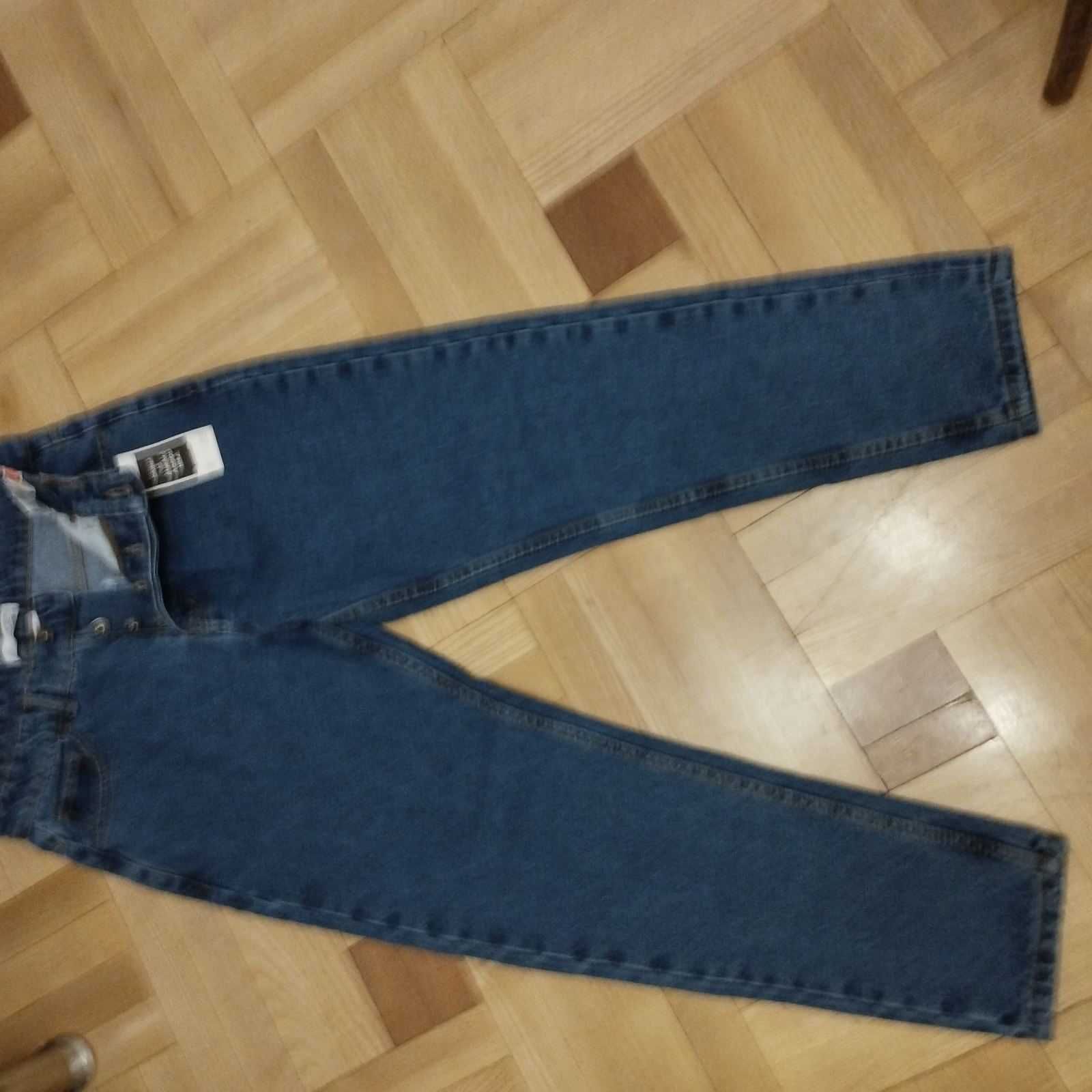 Продаются мужские джинсы DENIM