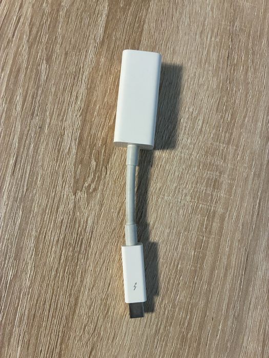 Thunderbolt - ethernet: oryginalny adapter Apple