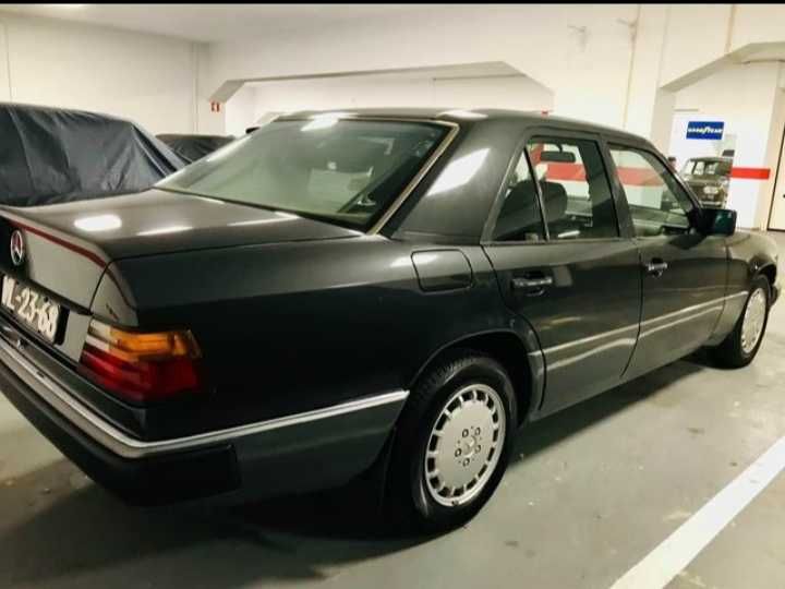 Mercedes Benz 200E (clássico certificado)