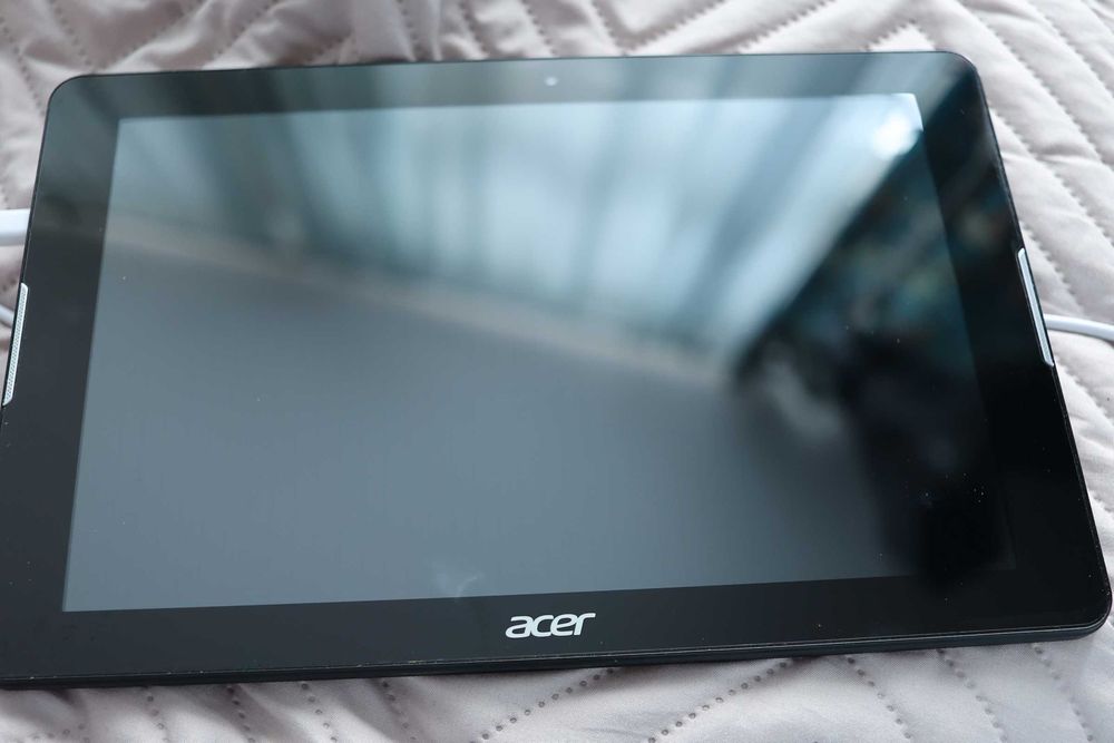 Планшет Acer Был под пленкой снял перед продажей