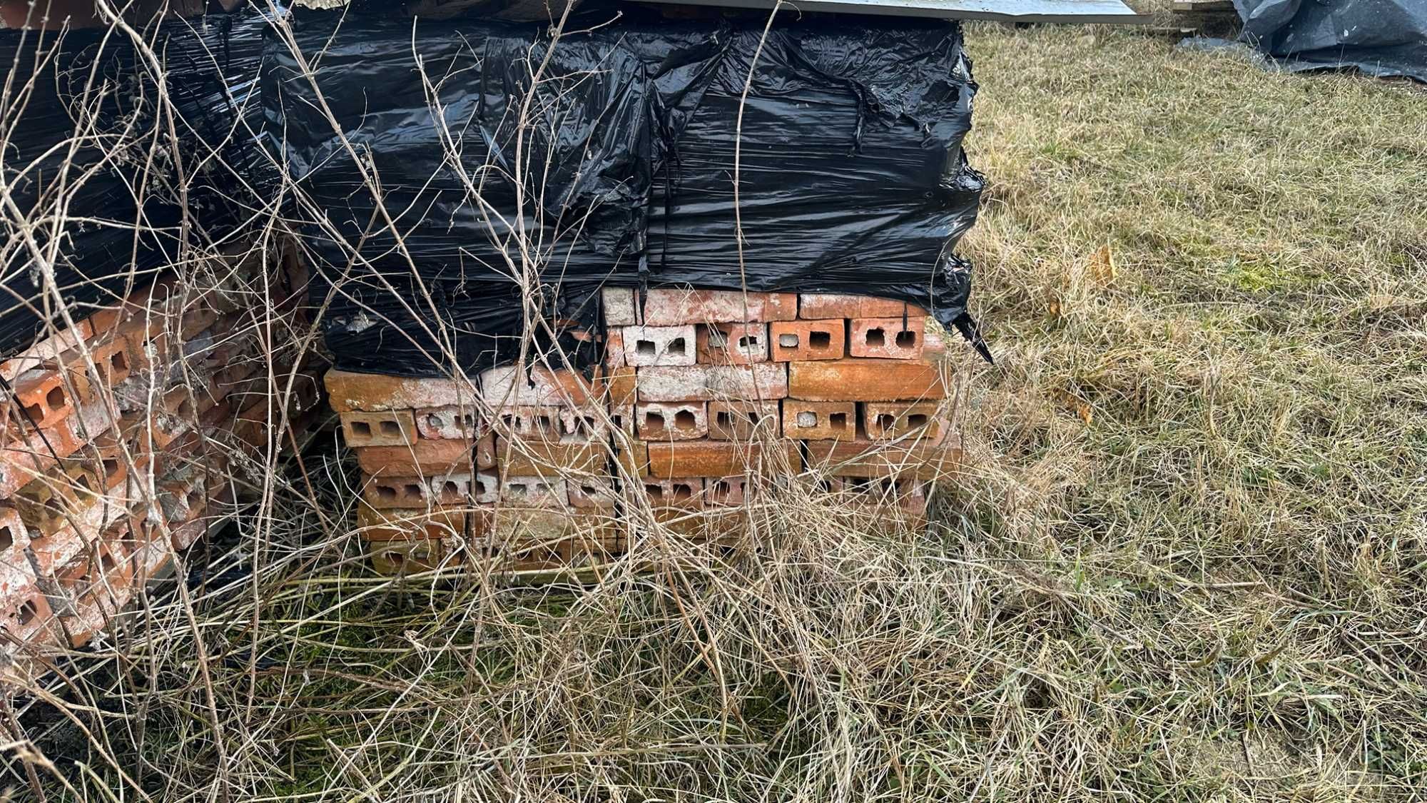 Cegła dziurawka rozbiórkowa