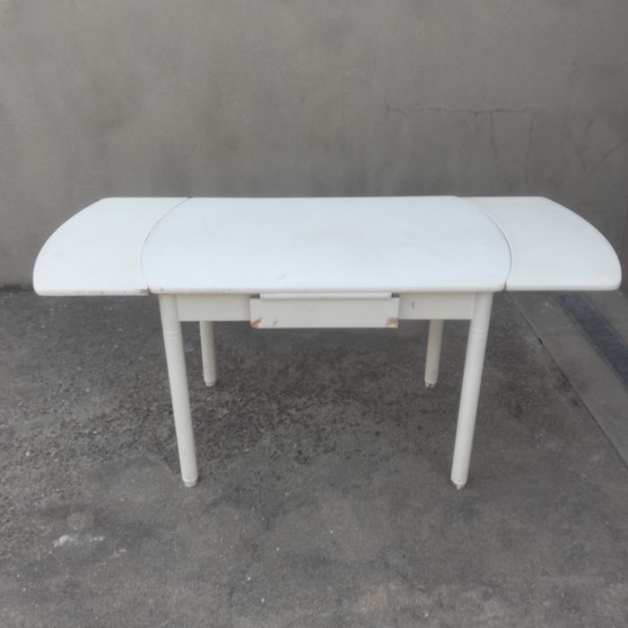 Mesa de cozinha branca