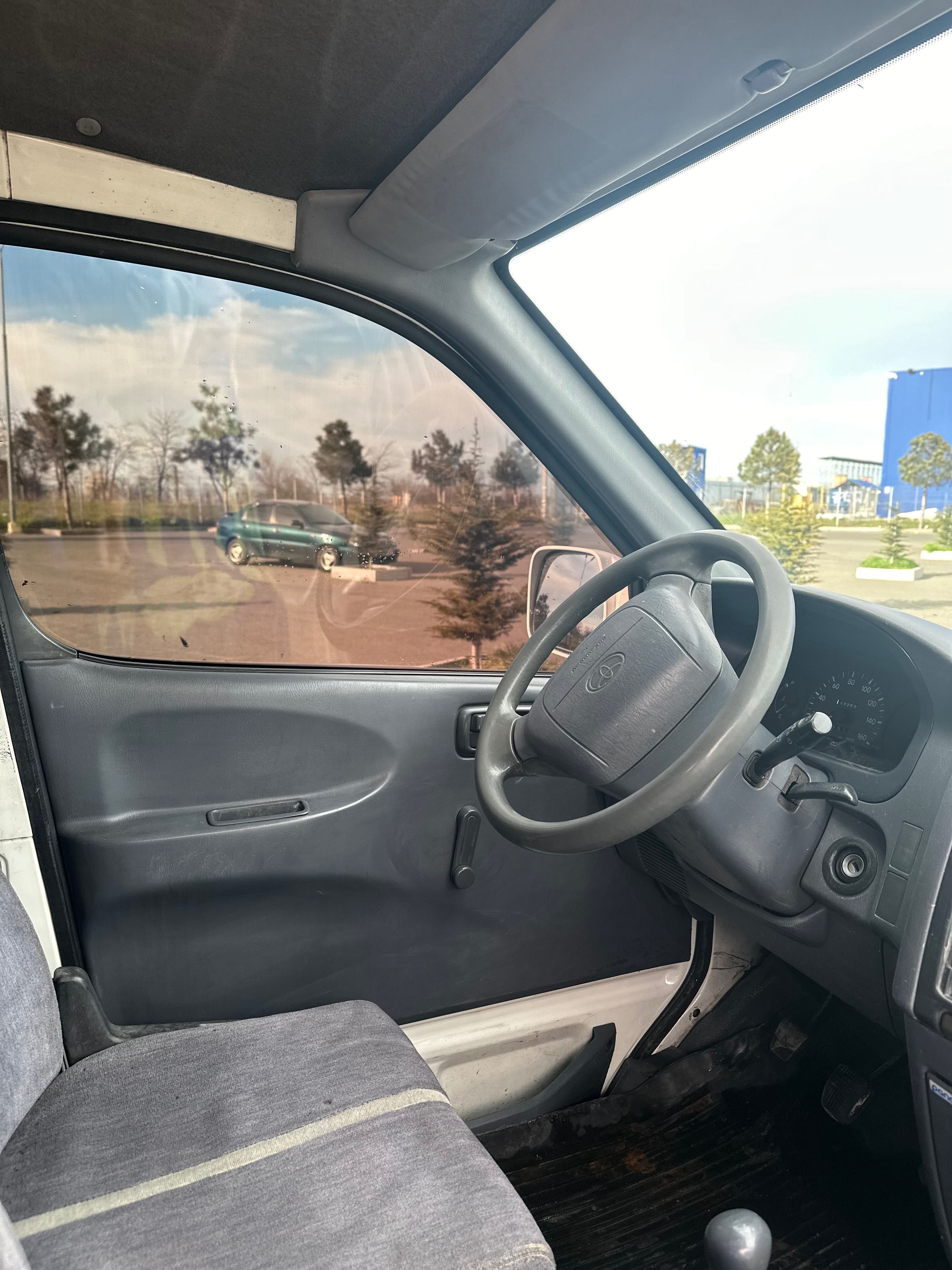 Продам Toyota Hiace