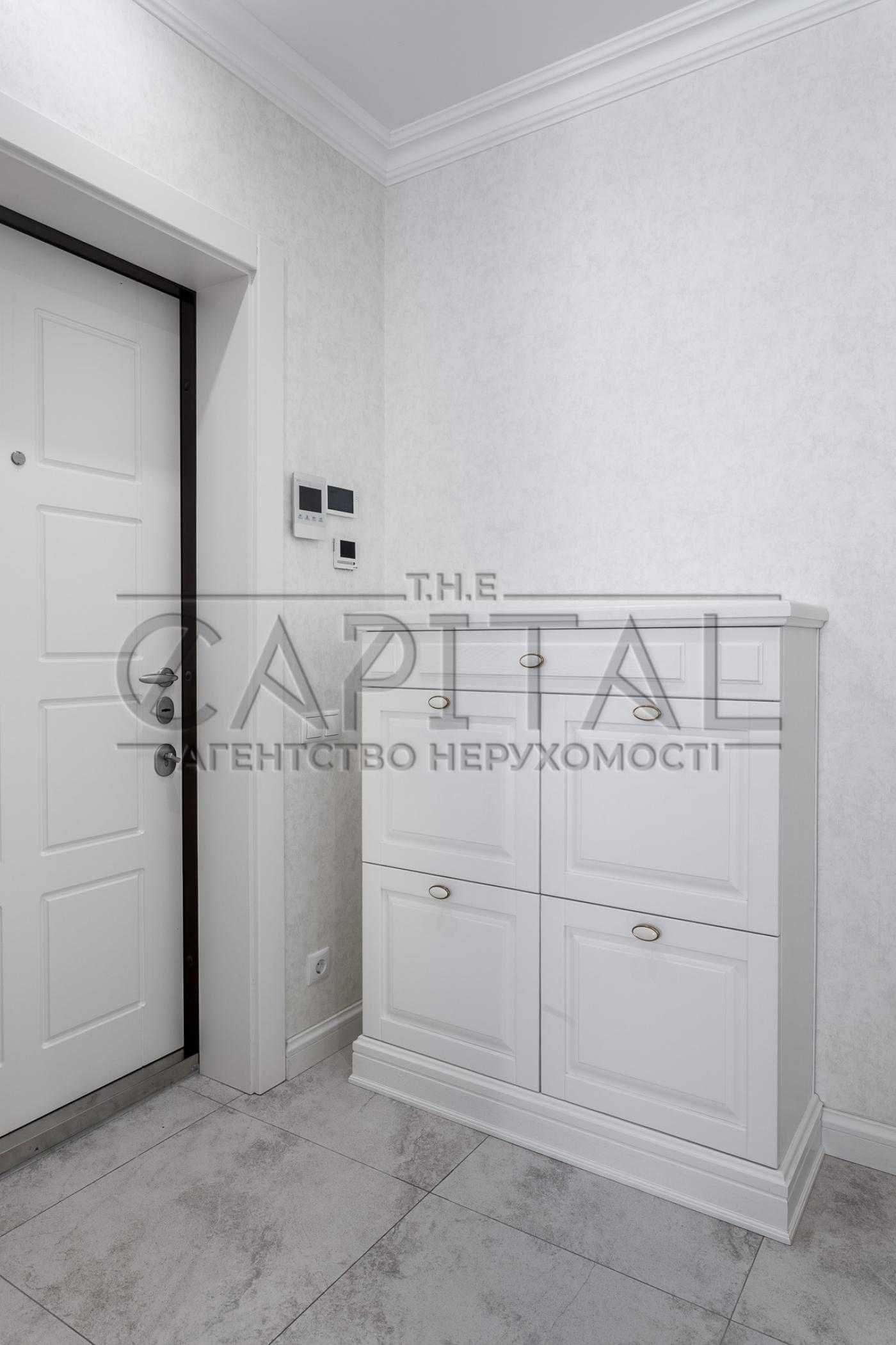 Продаж 2к квартири 98м2, вул. Ернста, Солом'янський р-н