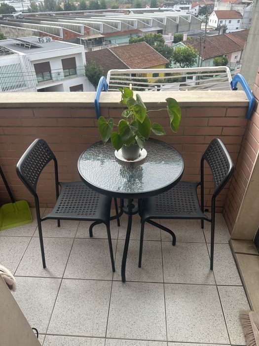 Mesa como nova de varanda