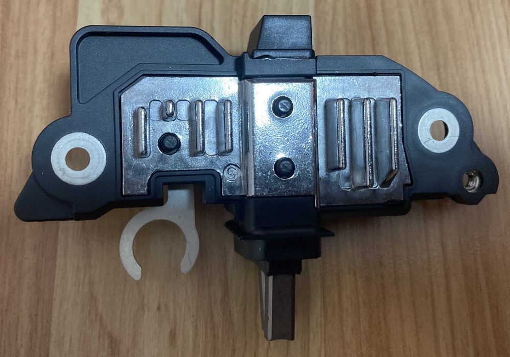 Регулятор генератора BOSCH 1986AE0110 (F00MA45300), нов., 950 грн.