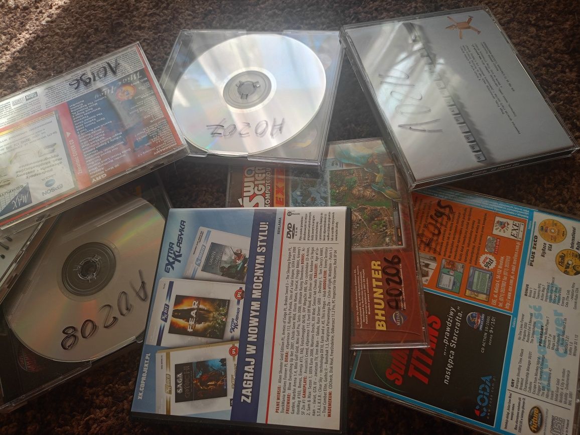 16 płyt,CDAction, świat gier,gry extra PC,dema i pełne,stan dobry+