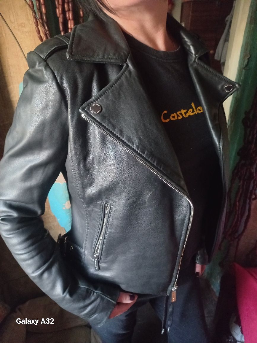 Женская кожаная куртка "Косуха" фирмы "MISHAEL KORS" .Торг уместен.