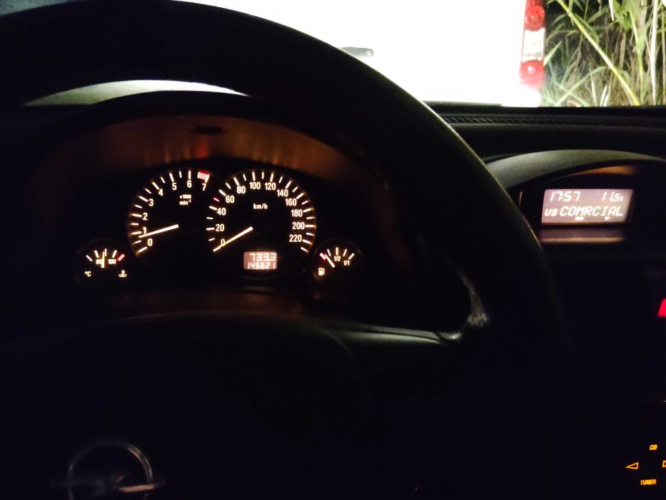 Vendo Opel Corsa 2002 motor tudo ok