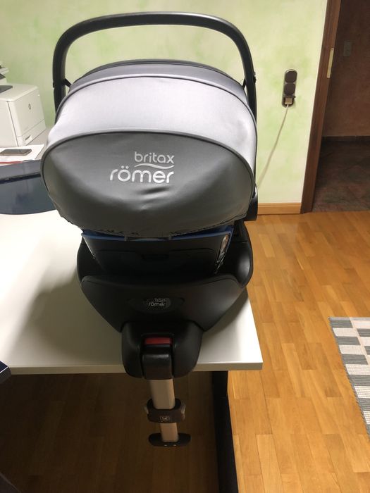 Fotelik samochodowy Britax Römer Baby-Safe i-size