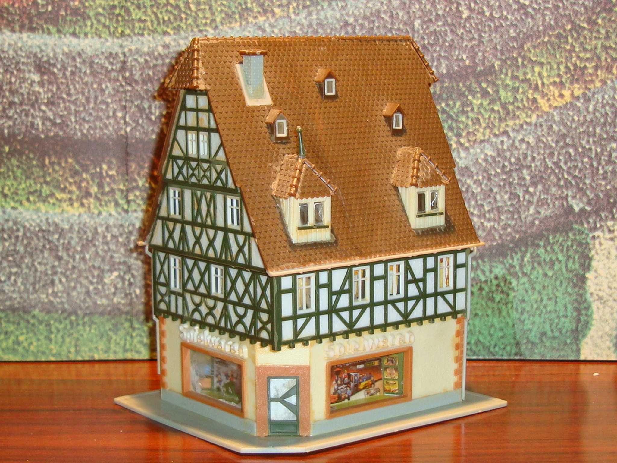 Faller H0 938 - Edifício Habitacional "Tipo Enxaimel" com comercio R/C