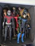 Varios bonecos marvel e outros brinquedos