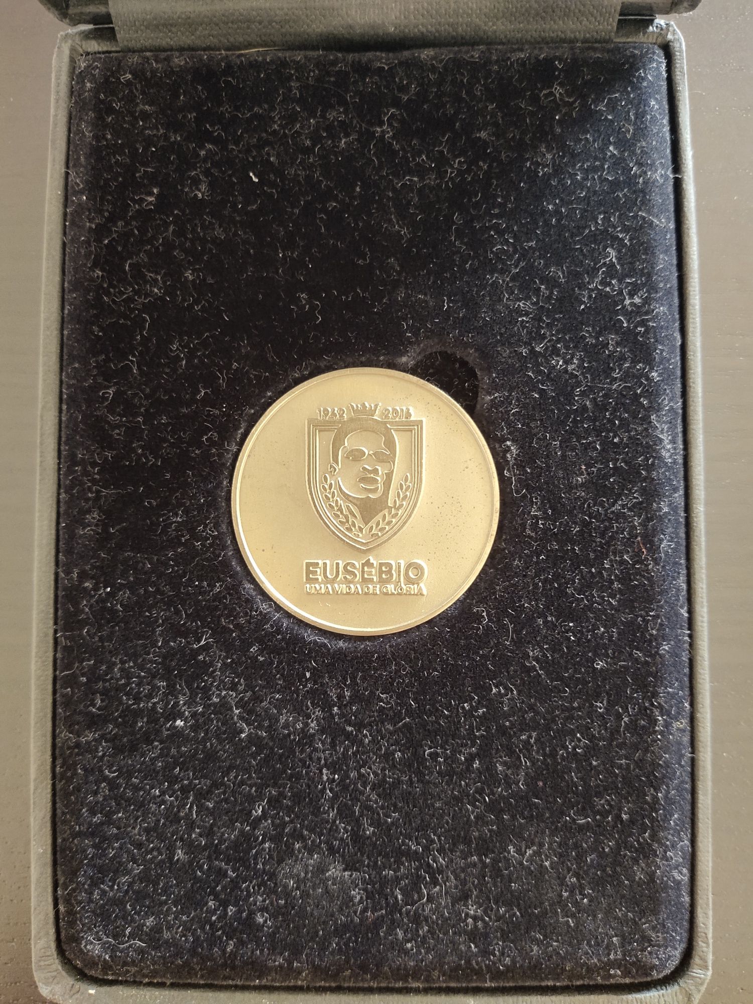 Medalha Eusébio c/ Banho de Ouro