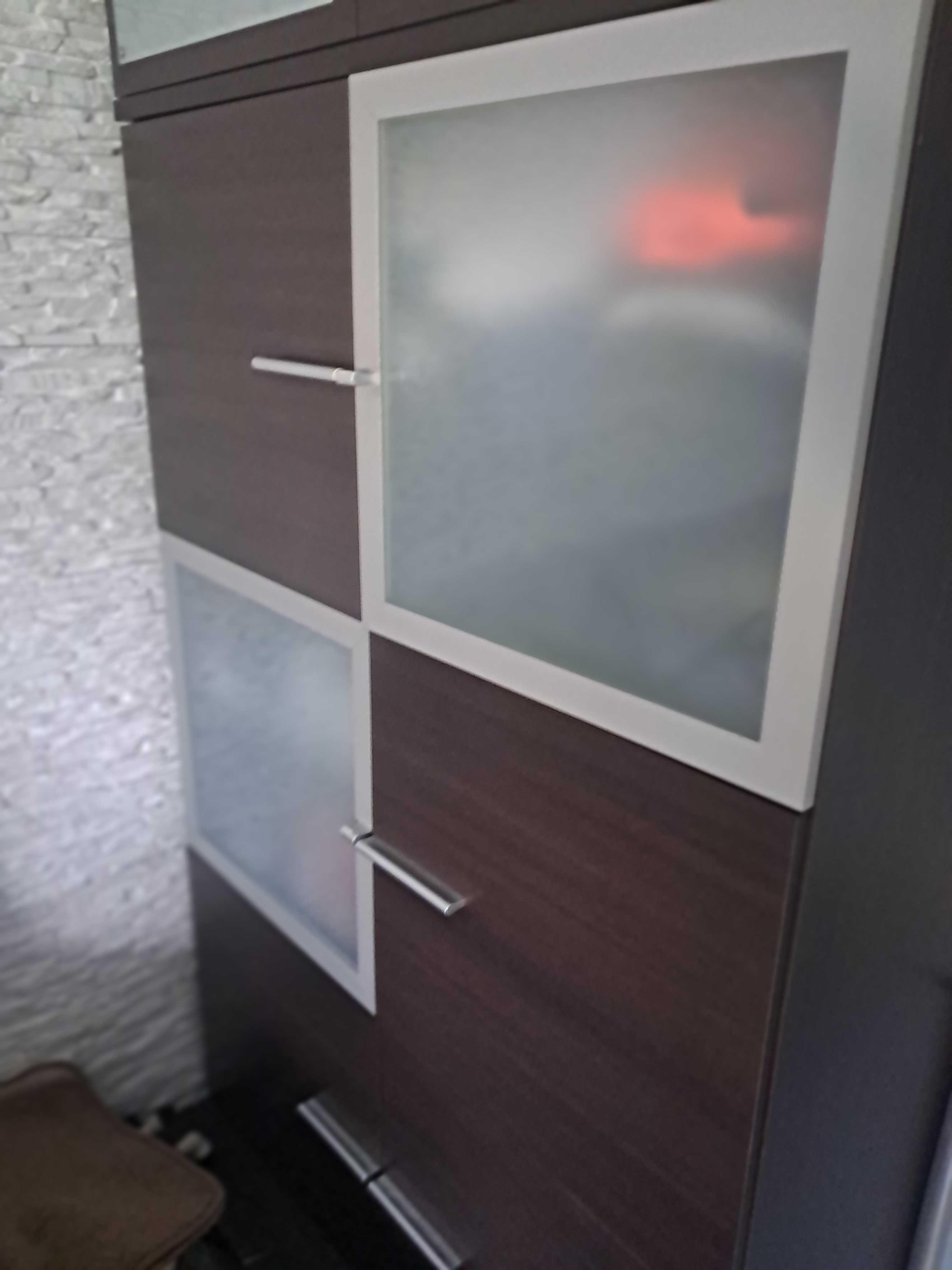Komoda wenge z szybami