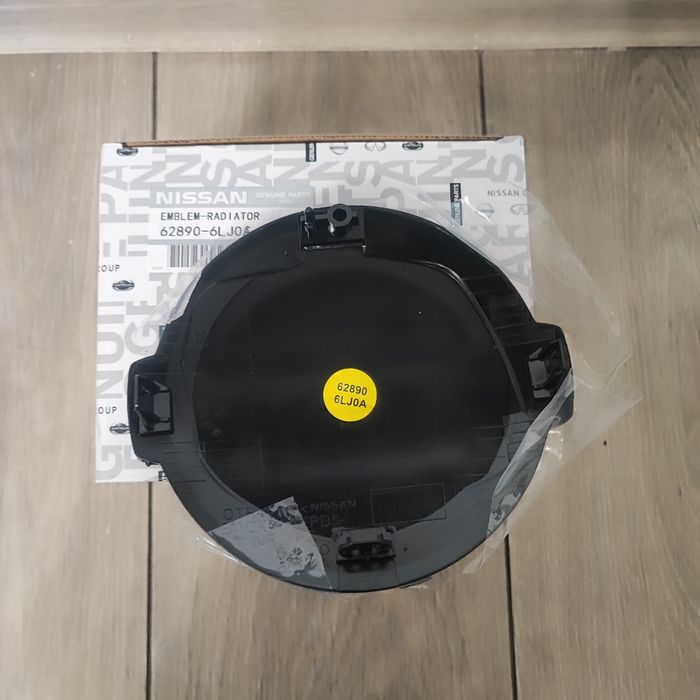 Емблема логотип значок під дістронік радар  Nissan Rogue t33, Qashqai