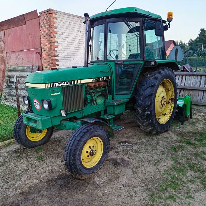 Ciągnik rolniczy John Deere 1640