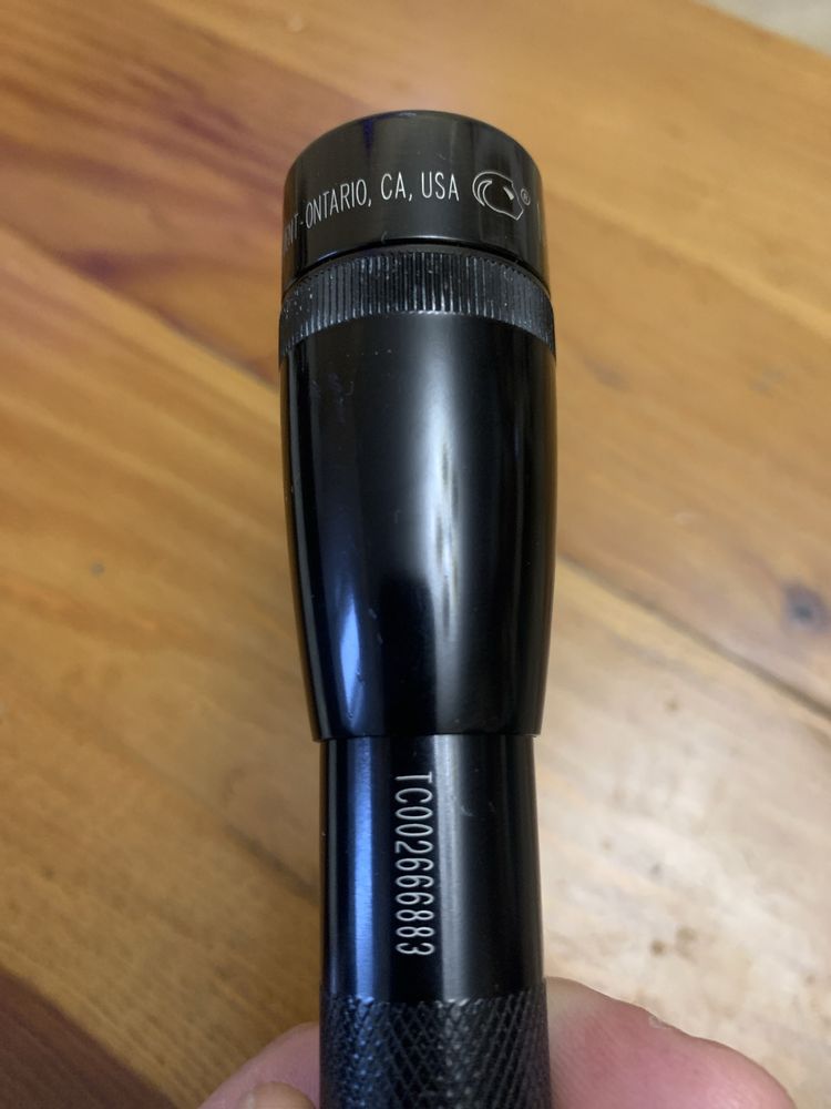 Продам фонарік mini maglite