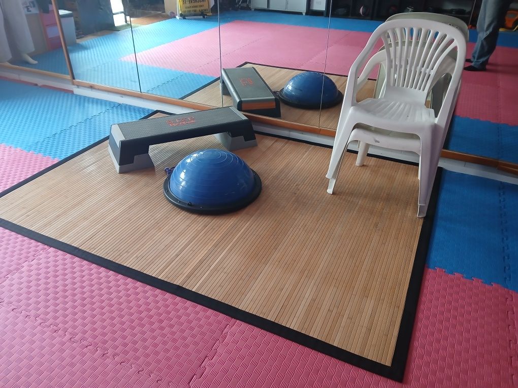 Step, luvas boxe, bosu, mesa , cadeiras,  fitness