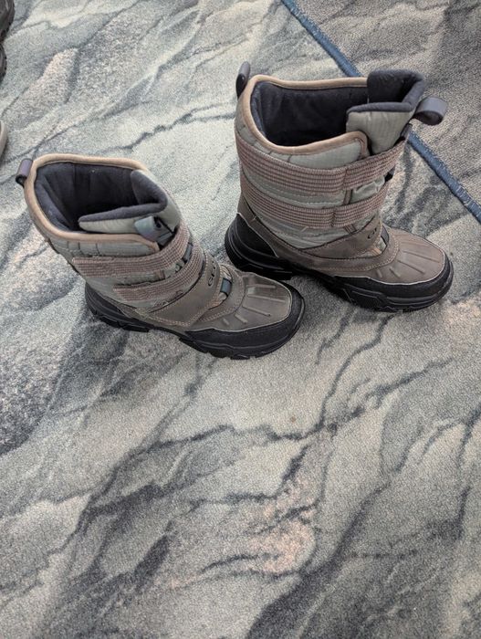 Продається зимове взуття для хлопчика