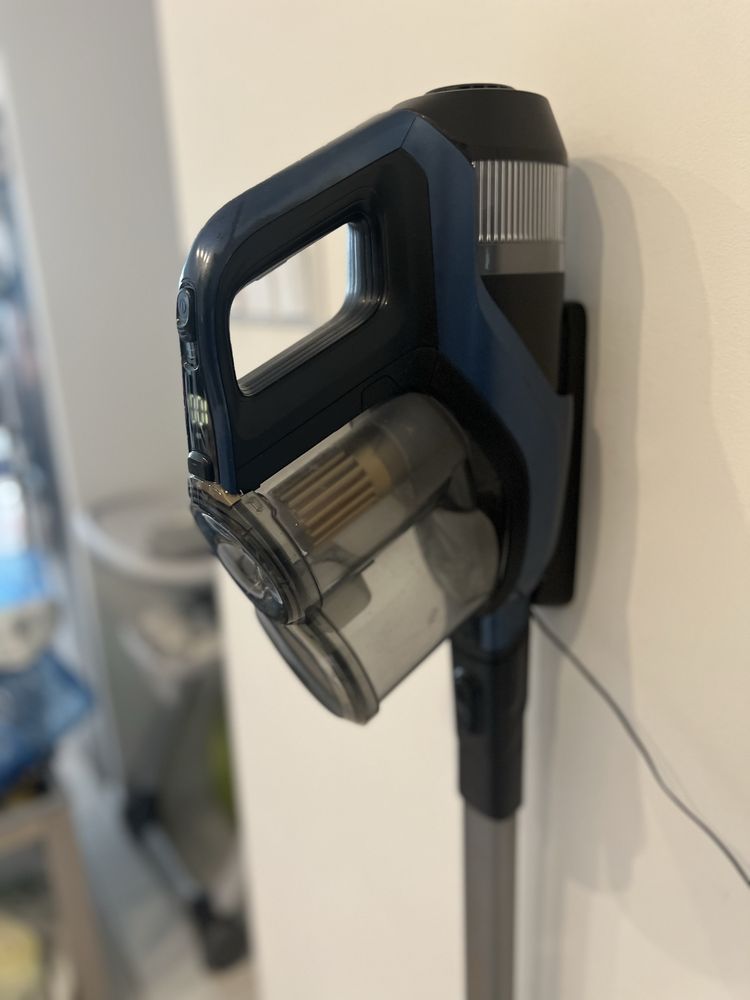 Bezprzewodowy odkurzacz Philips 8000 xc8049 w dużym zestawie