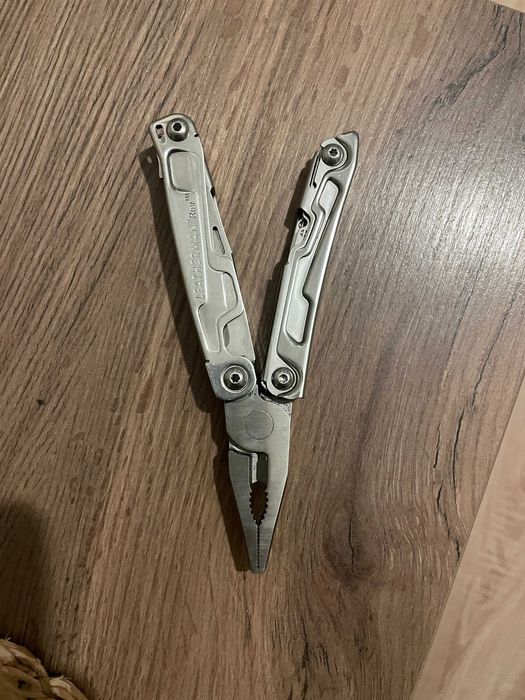leatherman rev multitool