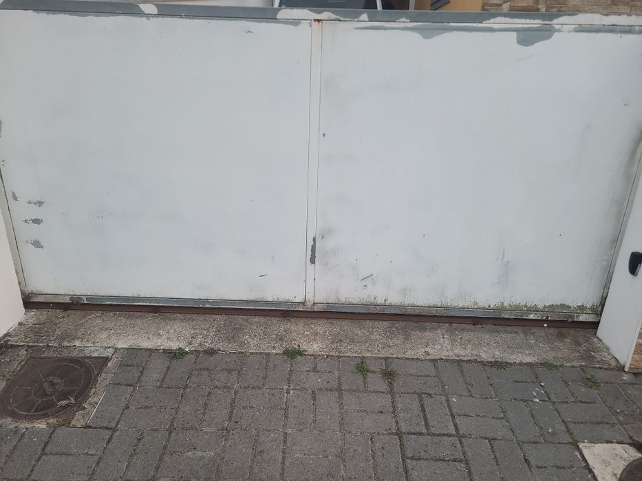 Vendo portão em aço zincado