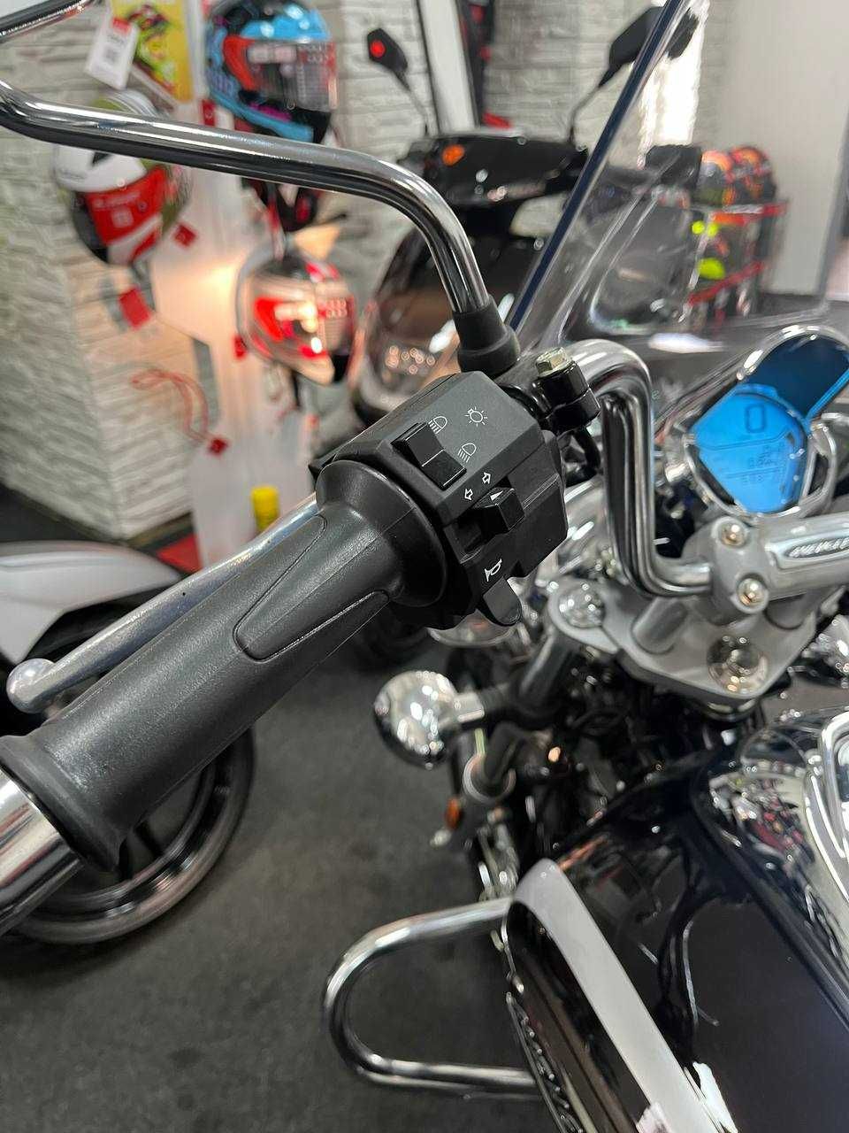 Купити мотоцикл BAJAJ AVENGER CRUISE 220