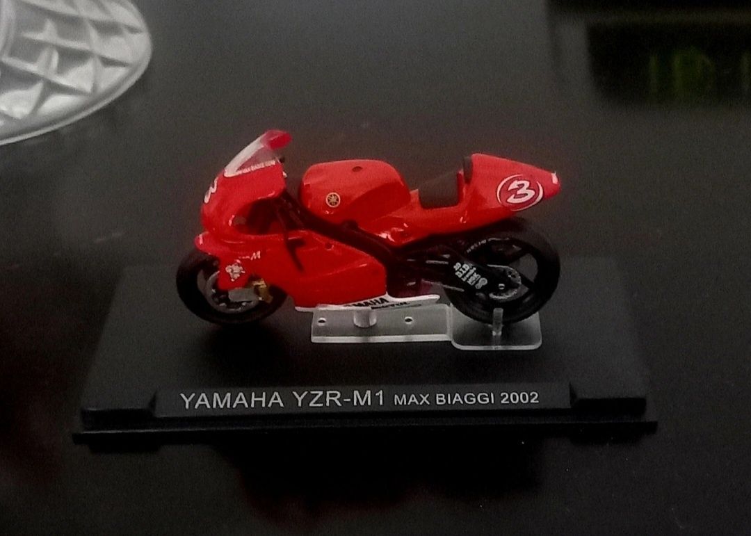 Moto GP 2002 TAMANHO 1.18
