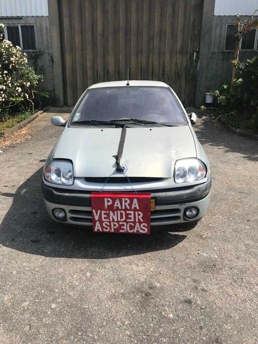 Renault Clio 1.2.16V. Ano 2000